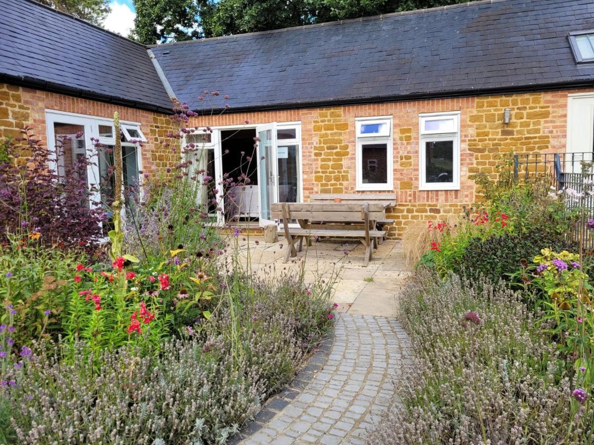 Bay Tree Cottage Accommodation Farthingstone エクステリア 写真