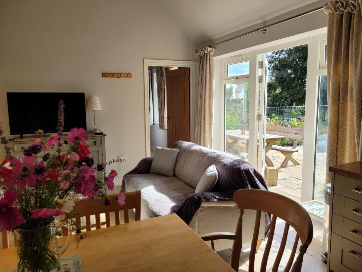 Bay Tree Cottage Accommodation Farthingstone エクステリア 写真
