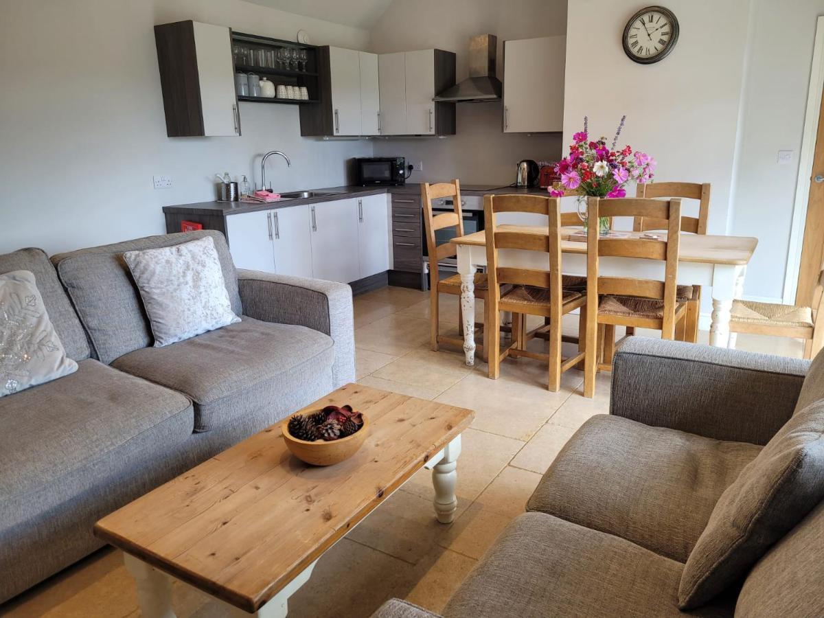 Bay Tree Cottage Accommodation Farthingstone エクステリア 写真